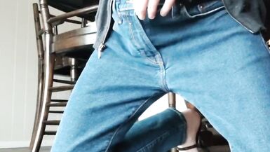 Berrybutt Pissing Again - 6 image