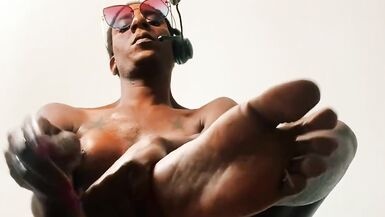 The view as i drizzle my fem glaze in your mug