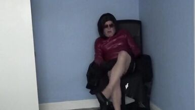 Playing in Leather and High Heels - 4 image