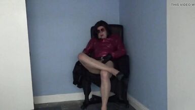 Playing in Leather and High Heels - 7 image