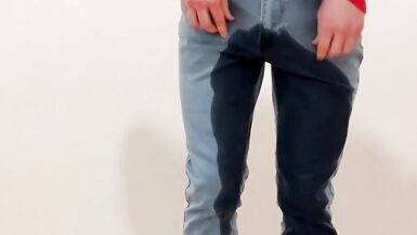 Tiny crossdresser pee in his jeans - 10 image