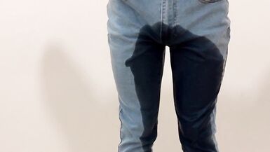Tiny crossdresser pee in his jeans - 12 image