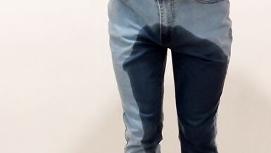 Tiny crossdresser pee in his jeans - 13 image