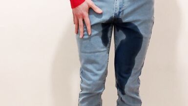 Tiny crossdresser pee in his jeans - 3 image