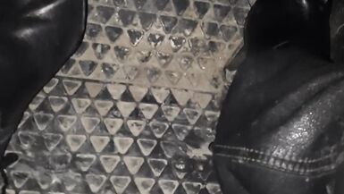 Dirty leather pedal pump - 14 image