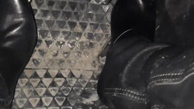 Dirty leather pedal pump - 4 image