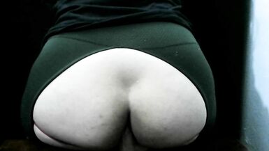 Just riding dick with my ass in ripped leggings - 6 image