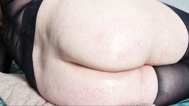 Huge glass dildo in redheads booty. Fisting this fat ass. - 9 image