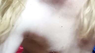 The Queen Rushed to Show Herself to the People so That Daddy Could See. - 2 image