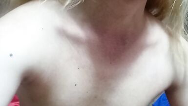 The Queen Rushed to Show Herself to the People so That Daddy Could See. - 3 image