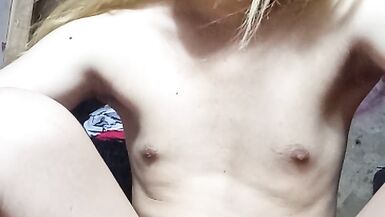 Do what the queen is looking for in her