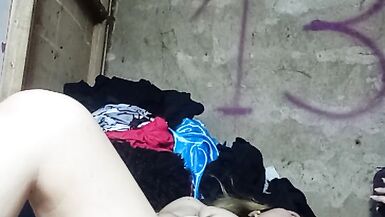 Do what the queen is looking for in her