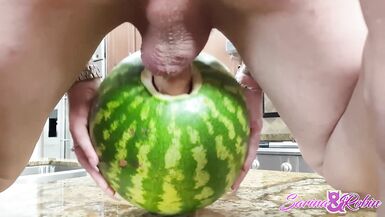 SARINAANDROBIN - Sarina Havok Fetish Playing With Fruit - 3 image