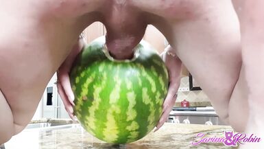 SARINAANDROBIN - Sarina Havok Fetish Playing With Fruit