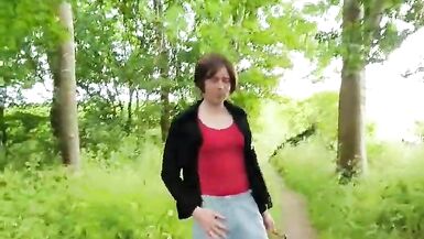 Hiking slutty Annemieke caught playing on her trip