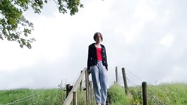 Hiking slutty Annemieke caught playing on her trip - 2 image