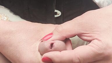 Play with Auntie Fiona's Slit - 6 image