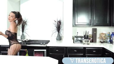 Big Ass TS Foxxy & Jessy Dubai In A Raw Anal Fuck! - 2 image