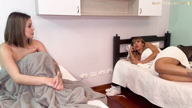 A beautiful trans fucks Melanie's tight pussy in a hostel - LizzyLaynez & Melanie Caceres - 6 image