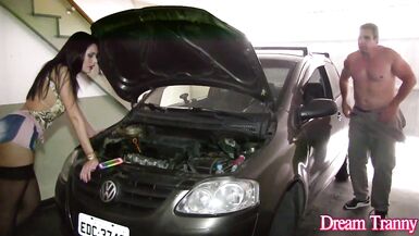 Tranny Graziela Cinturinha Submits Her Ass to a Horny Stud - 1 image