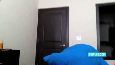 Erin Anderson masturbates with her favorite toy in hot solo action