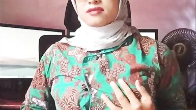 Watch Shemale Masturbate In The Morning While Squirting TS & TS Cock - 2 image