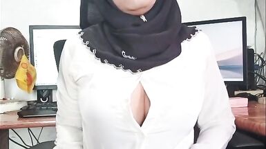 Ladyboy with hijab masturbates to squirting TS with her big tits & tight pussy