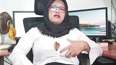 Ladyboy with hijab masturbates to squirting TS with her big tits & tight pussy