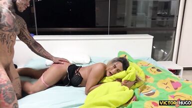 Laura Surfistinha moans loudly in this amateur blonde Shemale video - Part 1
