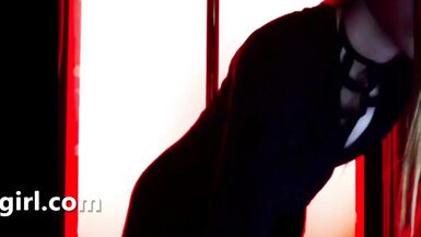 Behind her blue eyes - 15 image