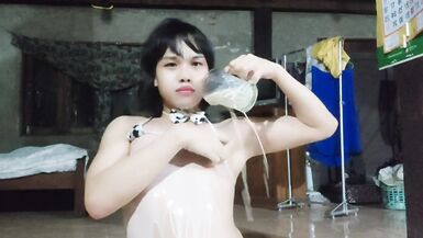 Thicc Thai Femboy Milkbathe on Livecam. - 3 image