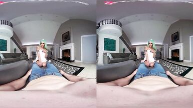 Spying on the Stepmom in VR POV - 4 image