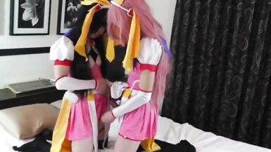 Cosplay guys playing - 5 image