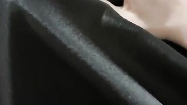 赵恩静最新，国产TSCD伪娘人妖大佬黑色连衣裙开裆丝袜自慰撸射~ - 11 image