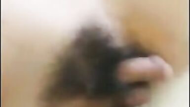 国产比女人还美的TS人妖米兰独自一人在酒店寂寞的撸射，说自己喜欢吃大JB - 2 image