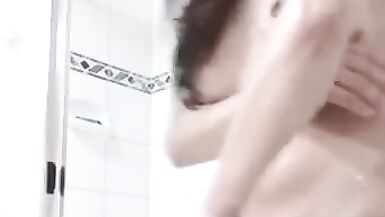 TS Yubeca Play her Weenie in the Shower - 3 image