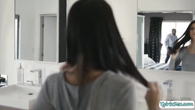 TS Khloe Kay dark hole group-fucked from behind - 3 image