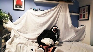 Alison changing the mood - 12 image