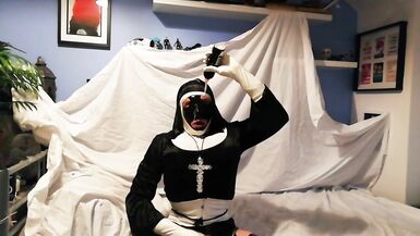 Alison changing the mood - 14 image