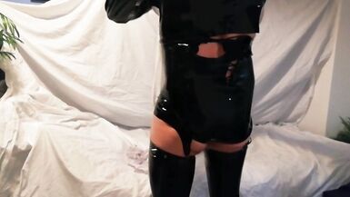 Alison changing the mood - 4 image