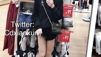 【HD】Hot Crossdresser Public Flashing & Masturbation - 4 image