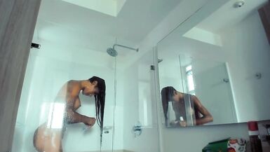 Latin Chick Trap is Great! - 2 image