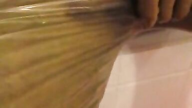 in Latexhose gepinkelt - 7 image