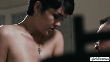 TS stepdaughter caught stepdad jerking - 4 image