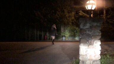 Hawt Female Masker out in Public... - 10 image