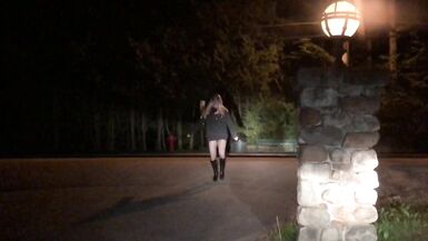 Hawt Female Masker out in Public... - 11 image