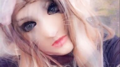 Hawt Female Masker out in Public... - 15 image