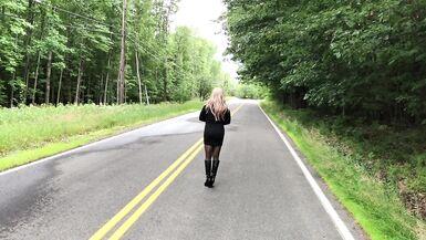 Hawt Female Masker out in Public... - 2 image