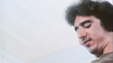 Luscious Lynn in Breaking and entering. Vintage - 5 image