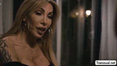 TS Stepmom Eva Paradis copulates stepson - 8 image